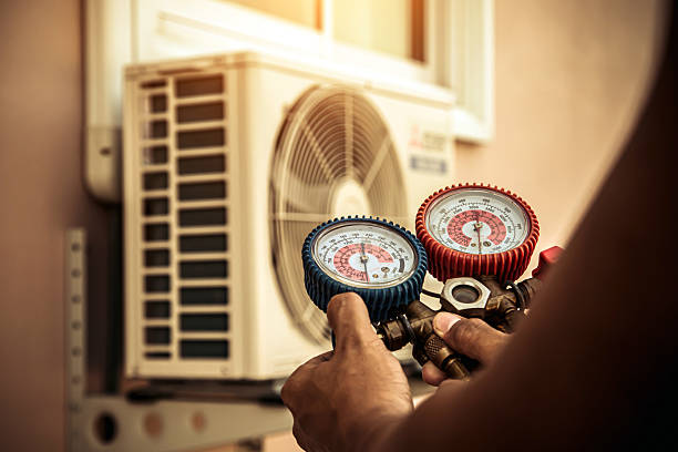 Professional Hvac technician working in Plainfield, IN